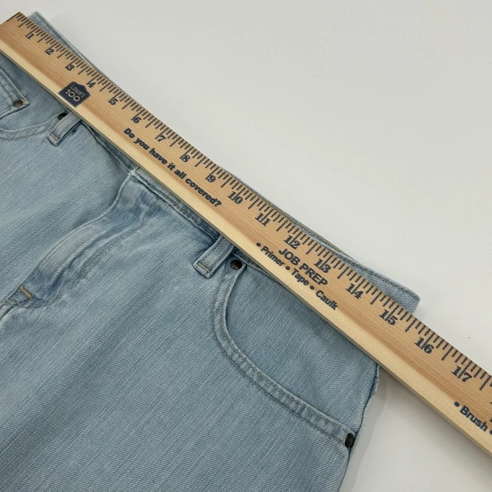 LL Bean Favorite Fit Denim Skirt Light Wash Blue Cotton Blend Size 8 Regular